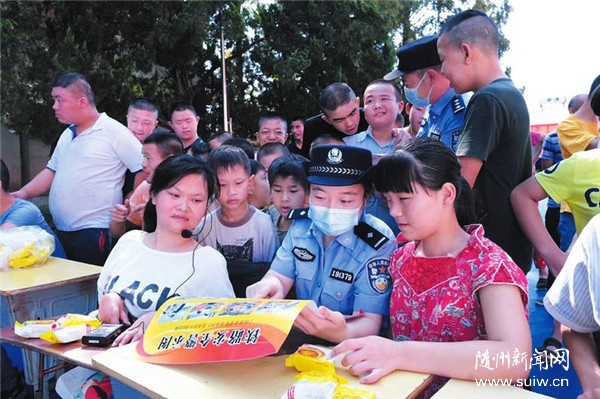 ����ף������У