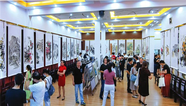 �������׽조������Ʒ��������չ��