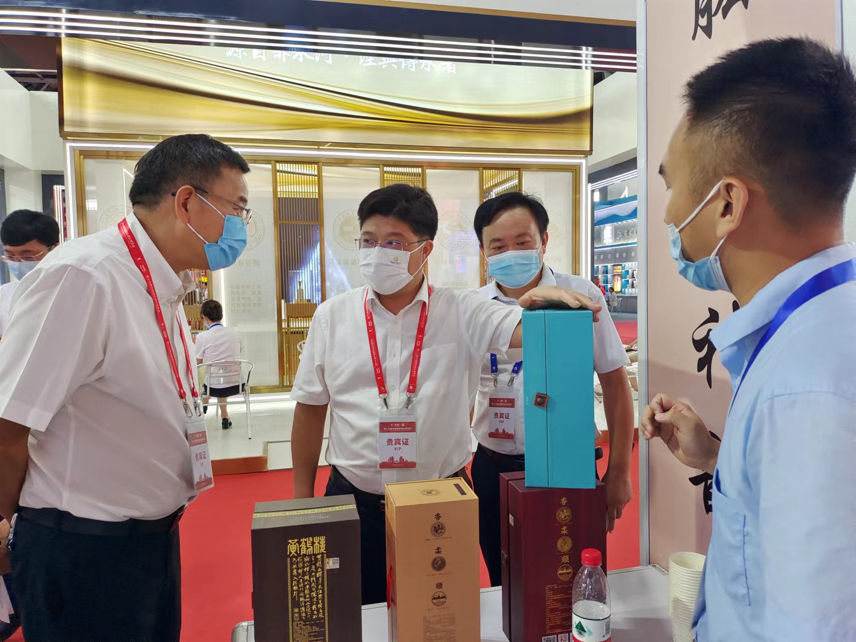 ���������ҵ���Ųμӵ�ʮ�߽��й����ʾ�ҵ������