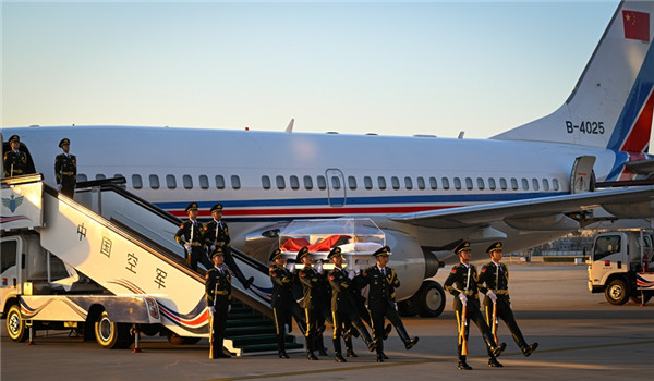 ������ͬ־������ר�����Ʊ��� ϰ��ƽ�ȵ��͹����쵼ͬ־������ӭ��