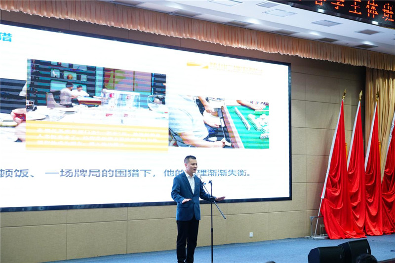 ������ֱ�Ƽ�������ѧԱ���ݽ�������ȡ������ɼ�