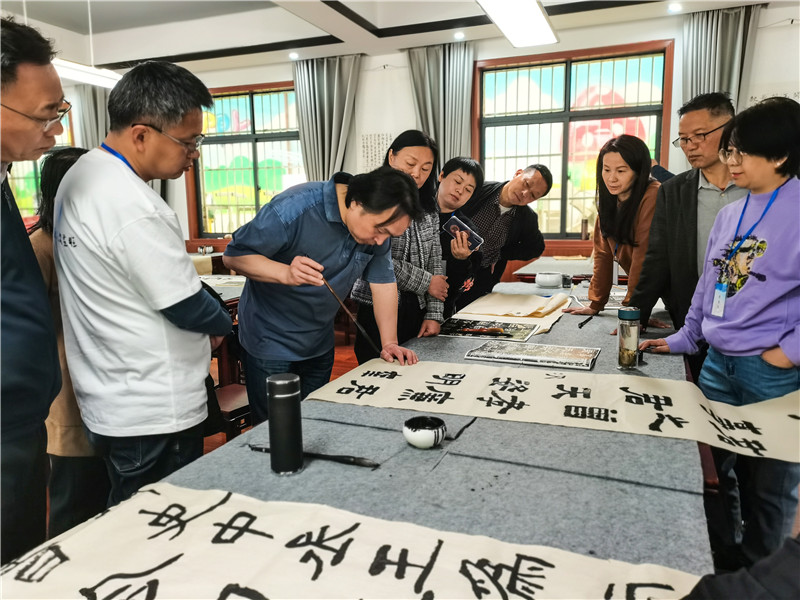 �������ݹ������鷨���а��������