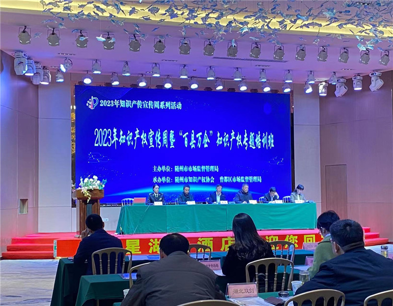 �������г���ֶܾ�벢�ٿ�չ֪ʶ��Ȩ�����ܻ