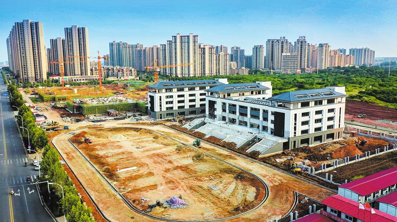 ���ݸ������ĵ�ѧУ�������Ȼ��� ȷ���＾��ѧ