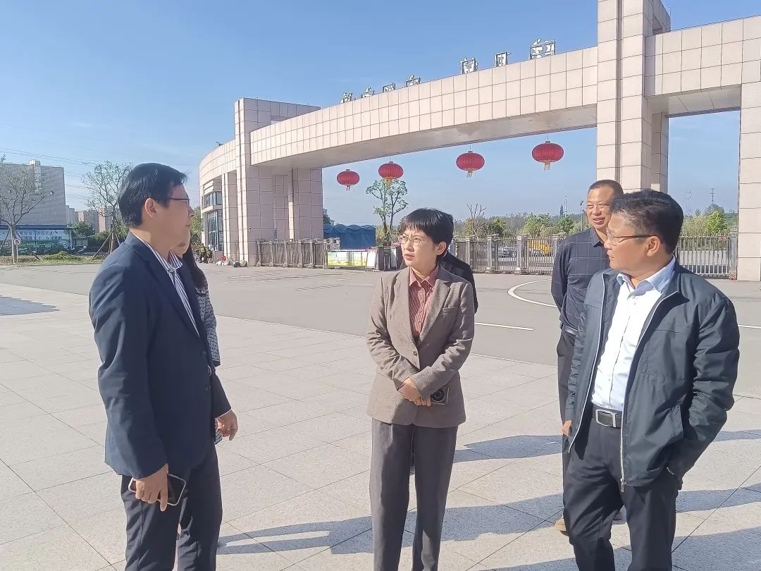 ���쵼������һ�е���ָ������