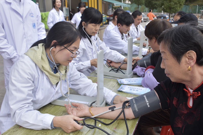 ����ְԺҽѧԺ��չ����ů������������������