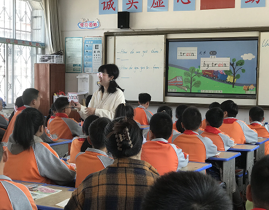 ������������Сѧ���йǸɽ�ʦչʾ��