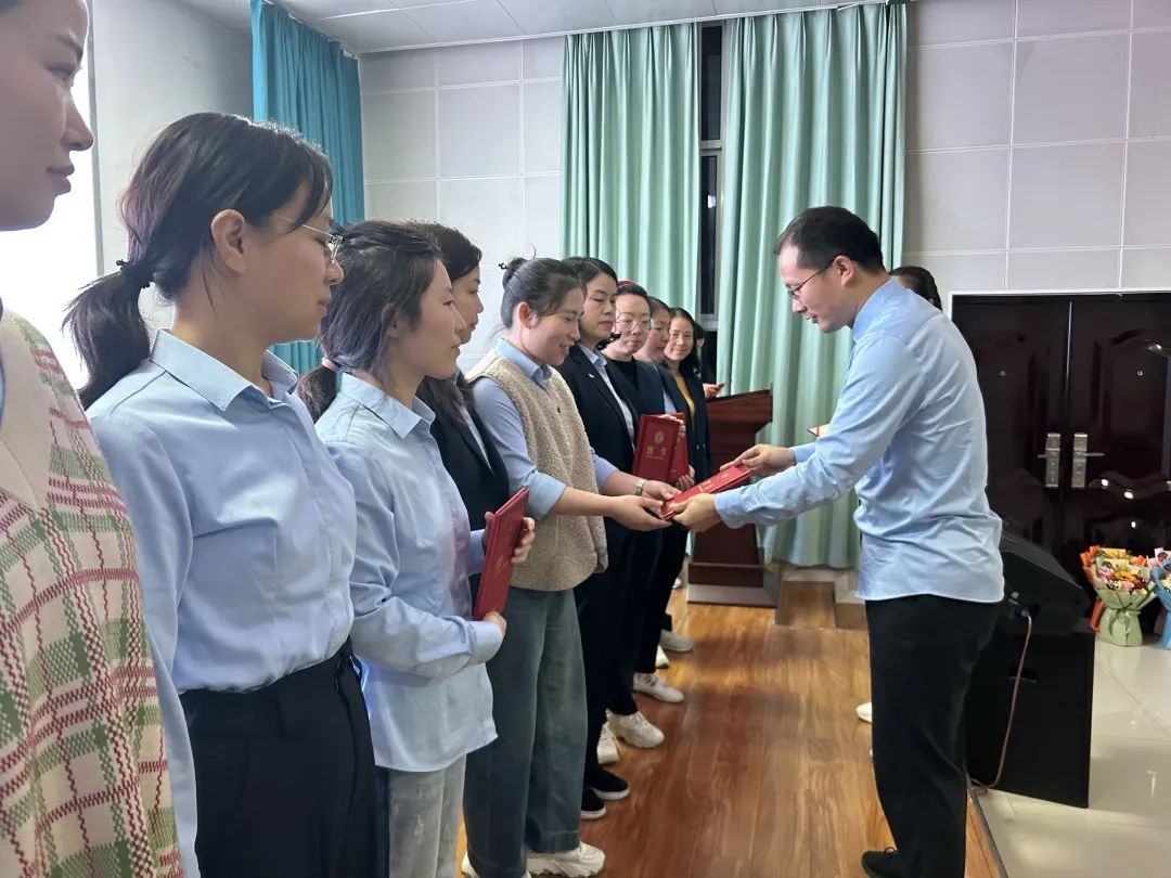 �����׵�ѧУ���в����С��������ԡ�������ʽ