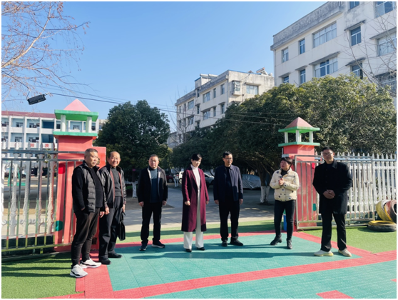 ���˴��쵼�������Сѧ��������ӿ�У������ָ������