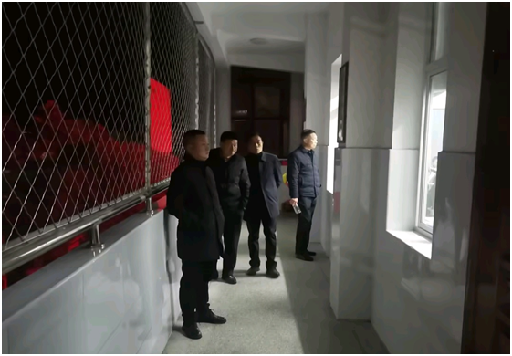 ���ؾ�������ѧУ�쵼������ֱ��УѲ��