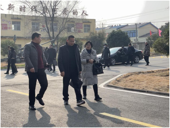 �򸣵�ũ������ѧУӭ���ؽ�������ȿ���