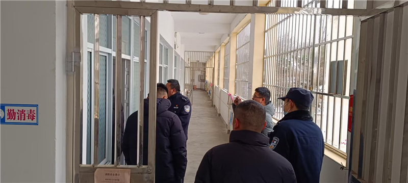 ������ڶ�Сѧ���ϸ��Ų����� ȷ��У԰��ȫ