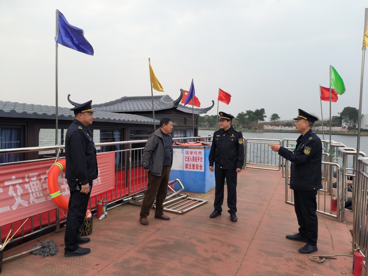 �����н�ͨ�����ۺ�ִ��֧�� ��ǰӦ����һ����ѩ����  ά��ˮ·���а�ȫ