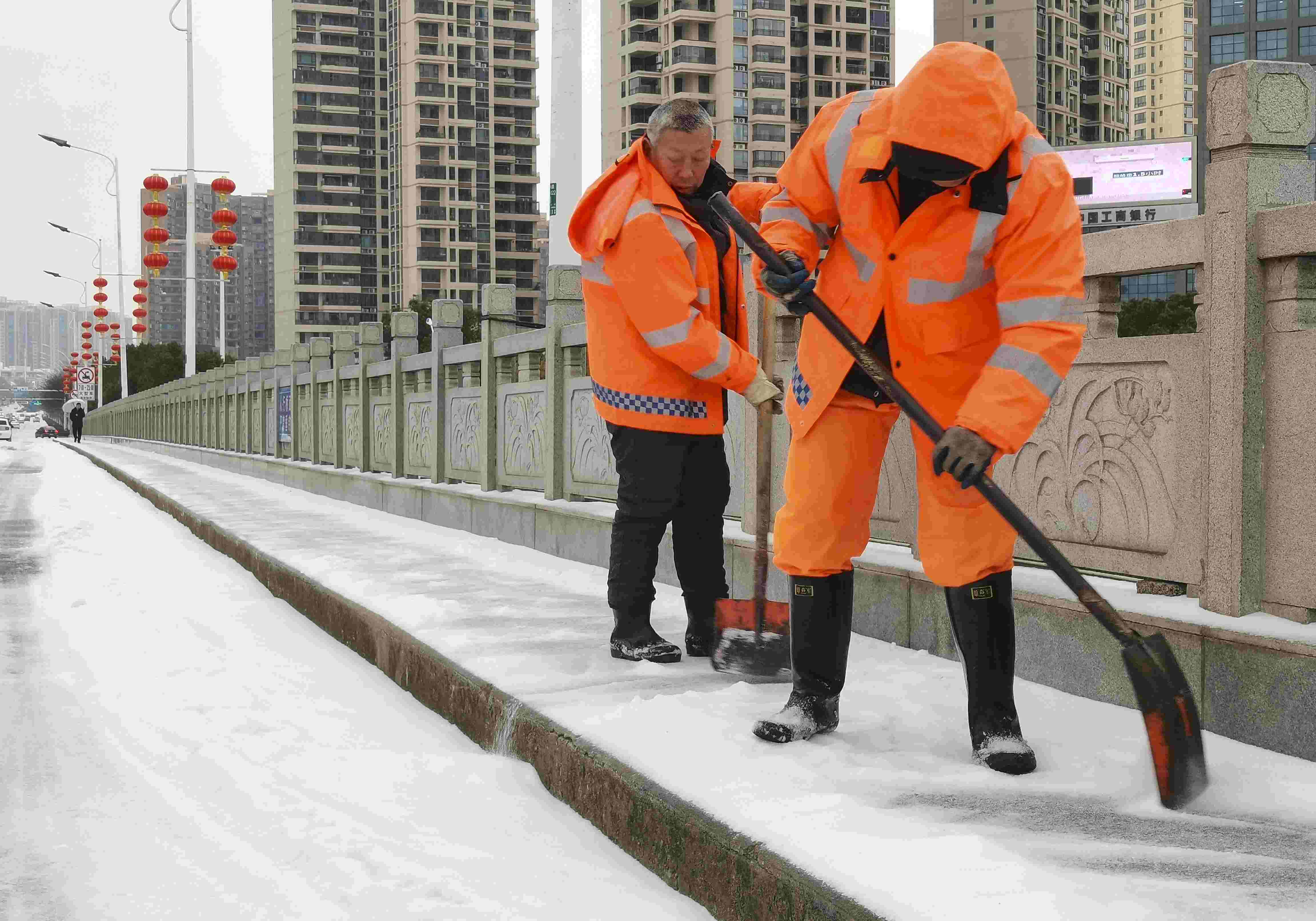 �гǹ�ִ��ί��ӭ��ѩ�����ϣ����ǡ����ػ�