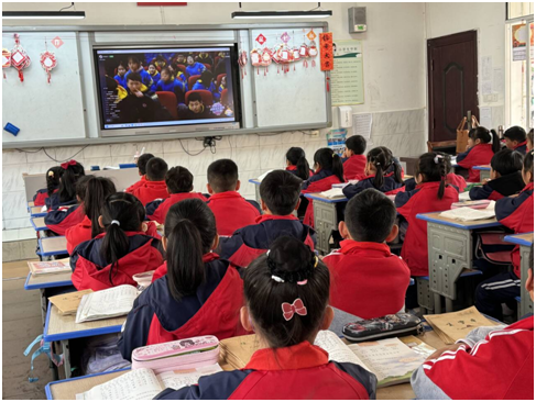 ʵСѧͬһڰȫ  ƽǽ