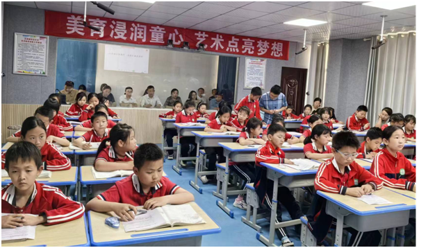 ������Сѧ�����������չʾ���������Сѧ����