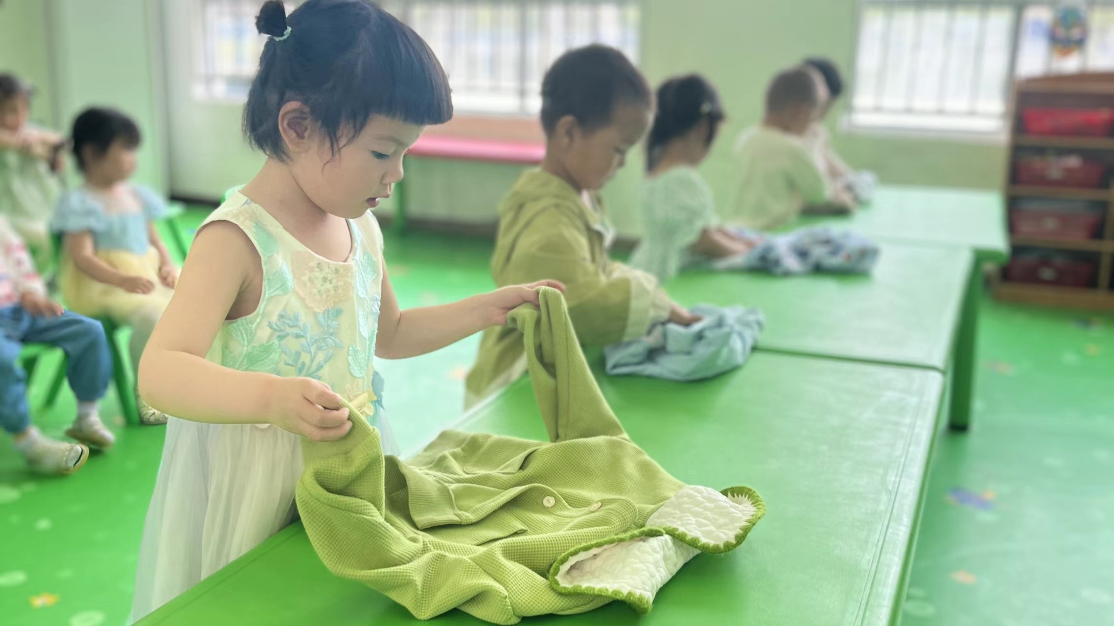 �����½���ڶ�Сѧ�׶�԰��չ�׶������������ƴ�