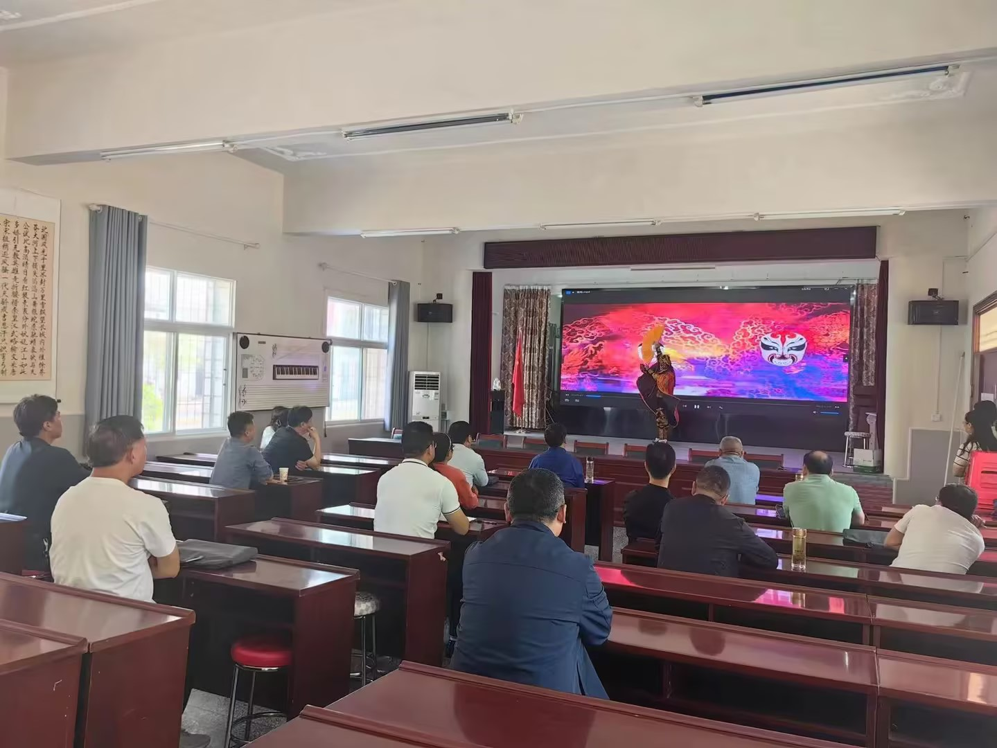 С��������ѧУ�����ﱸ���߽�У԰�Ļ�������