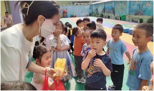 ������������Сѧ�׶�԰��չ����ƭ�����