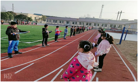 �Ż�Ӫ�̻������ε����ׯСѧ����ɫ��ѧ�ٷ�չ����ʻ��ͯ��