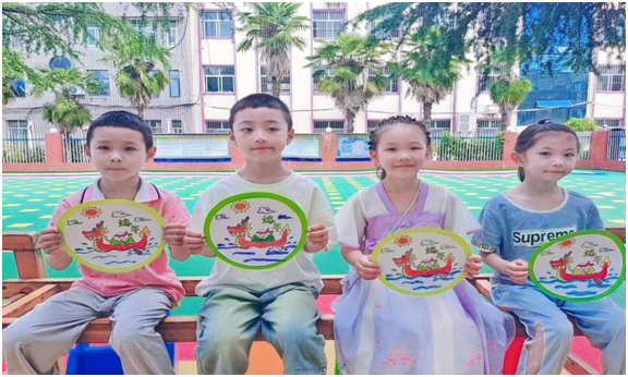 ������Сѧ�����׶�԰��չ���������