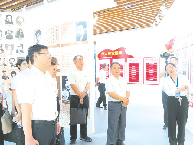 ����һ�о����ƽ���������չ��ʵ