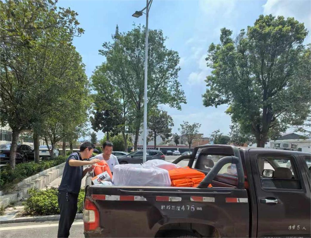 �ݵ���������ǿװ����׳����������