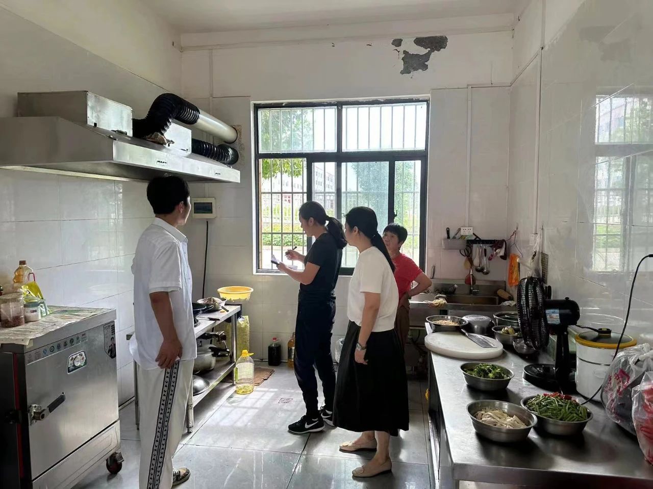 ���Ż�Ӫ�̻�������'ƿ�Ĺ�'����ȼ����ȫ�·��У������Ż�Ӫ�̻�����ʯ