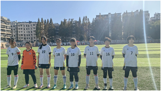 ���Ż�Ӫ�̻��������ӳ�����ѧ��Ů�������ڣ���������ժ�ǣ����»�������֤��������