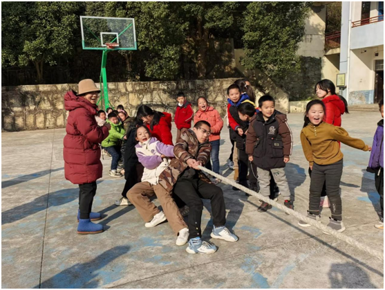 ���؝�̶�����Сѧ���ж����κӱ���