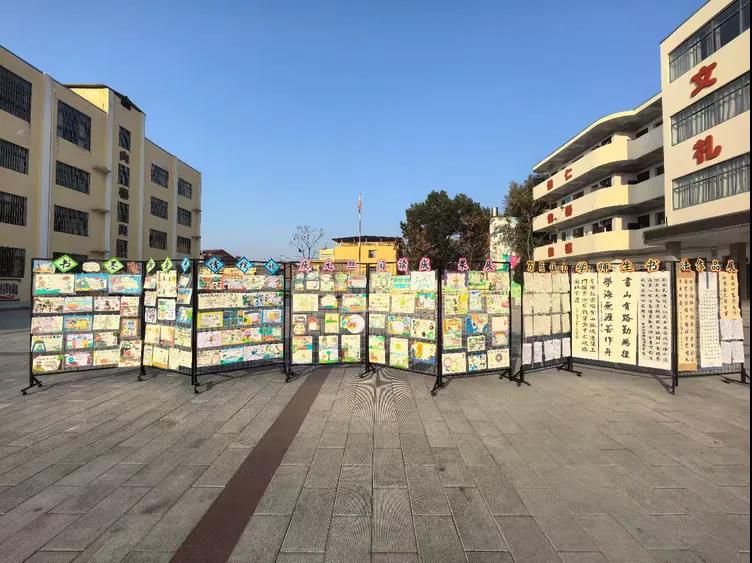 ���������ѧУСѧ�����忪չ��Ԫ��ʦ���鷨���Ķ��ɹ�չʾ�