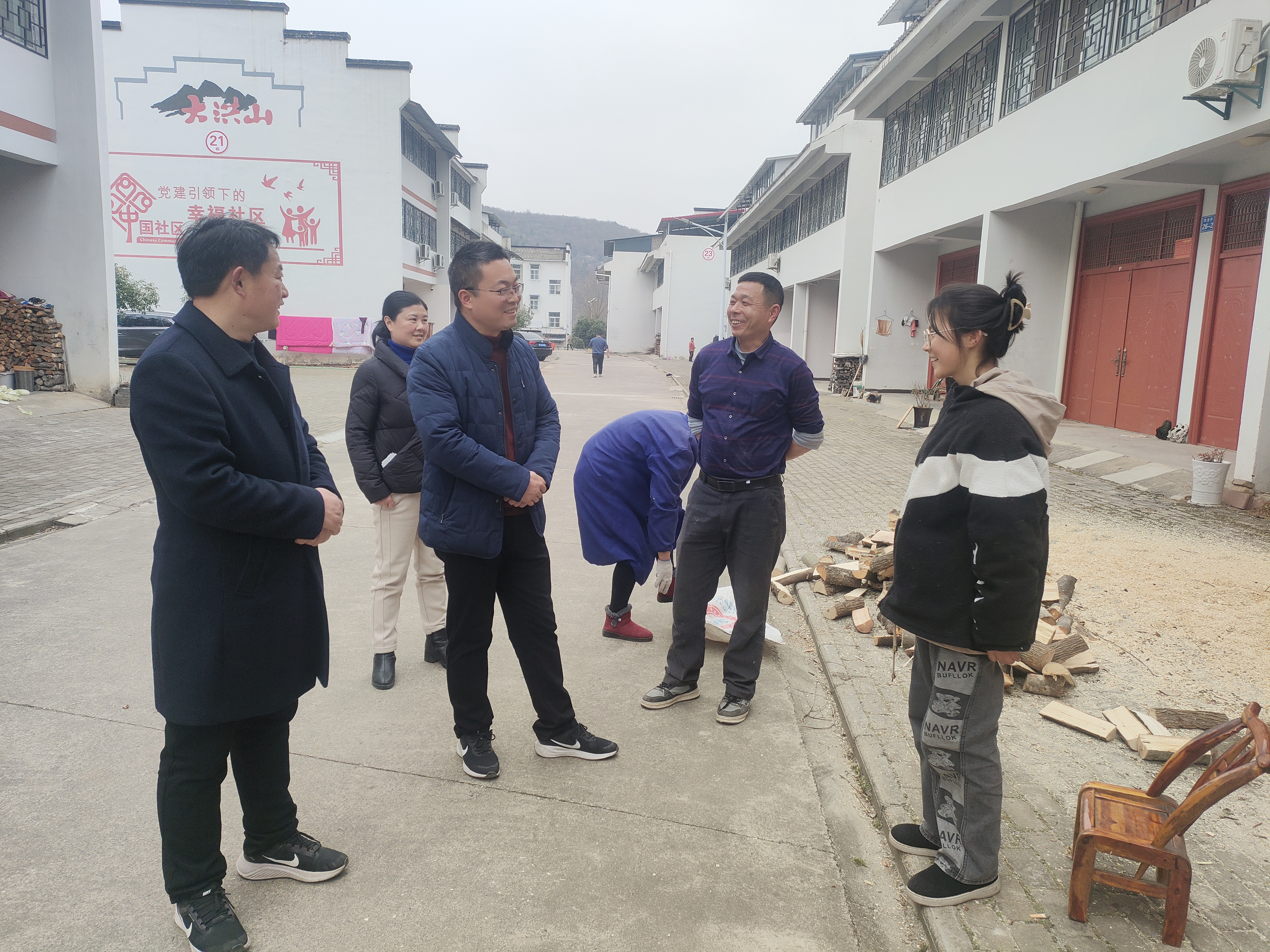 ����������ѧУ��չů�ļҷû