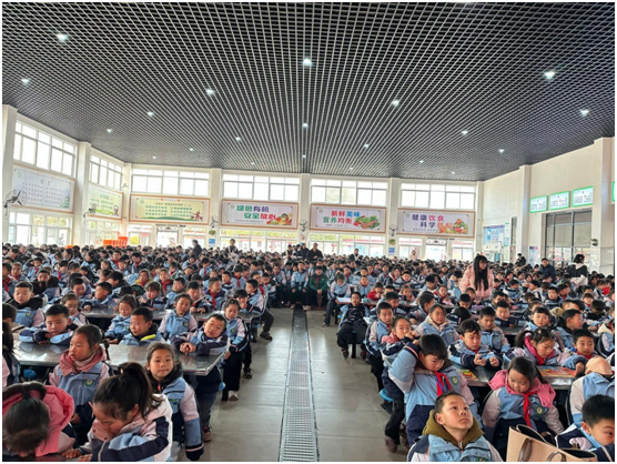 ��ɽ��һ���������ɺ�ϰ���Ծ������ǡ�ѧϰ�����ȳ�