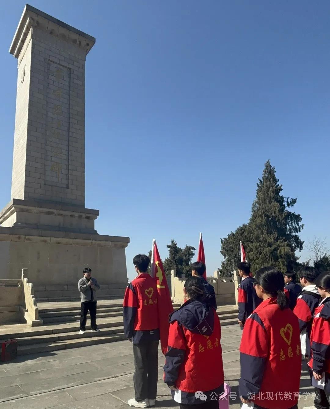 �����ִ�����ѧУ�����к�ɫ����  ������ɫѪ��