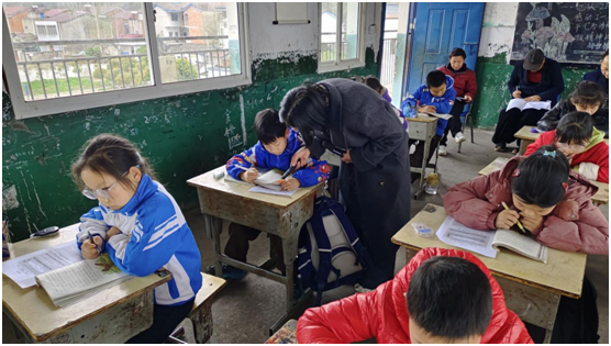 �������ε�Сѧ��ׯУ����ĥ�¹�����  ���дٳɳ�