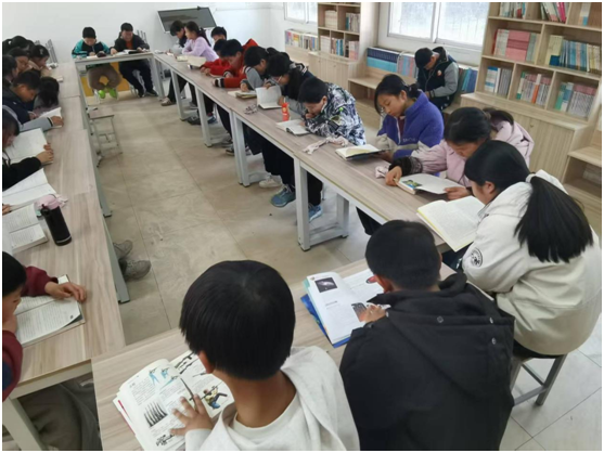 �򸣵�ũ������ѧУ��չ������У԰��ѧ���Ķ��