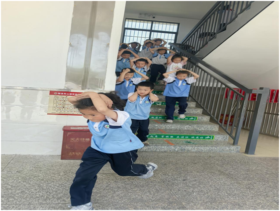 ������ɽ��ѧУ���������������� ��ȫ��ʶ���ļ�