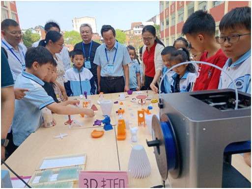 ���Ż�Ӫ�̻���������������Сѧ������2025��Ƽ�������ʢ��Ļ