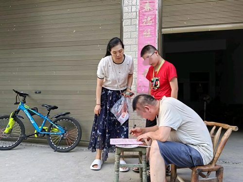 ���ذ�����ڶ�Сѧ��չ���ڰ�ȫ������ˮ��ר��ҷû