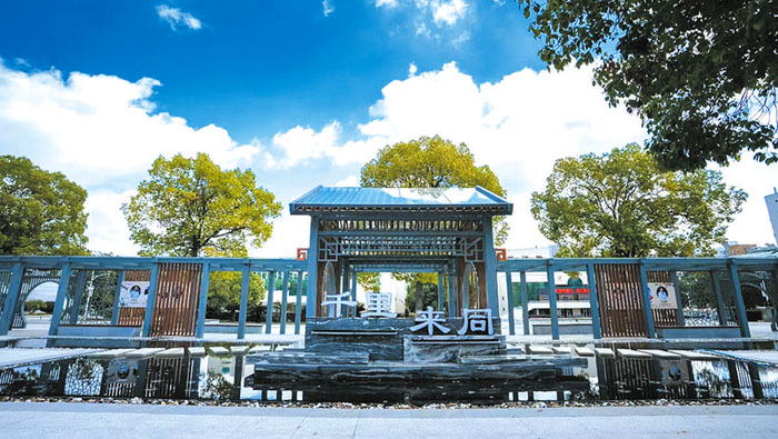 ����һ�и�������չ��ʵ