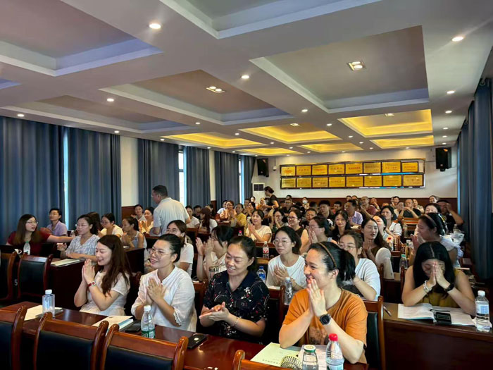 ���Ż�Ӫ�̻������޹Ķճ�����ѧ��չ���ڽ�ʦ����