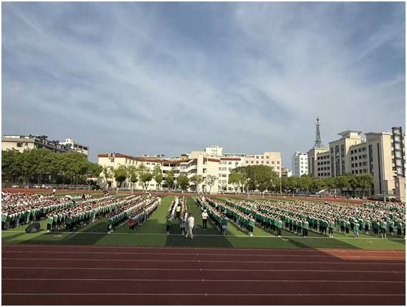 ���Ż�Ӫ�̻������ķ�ѧУСѧ�����п�ѧ����