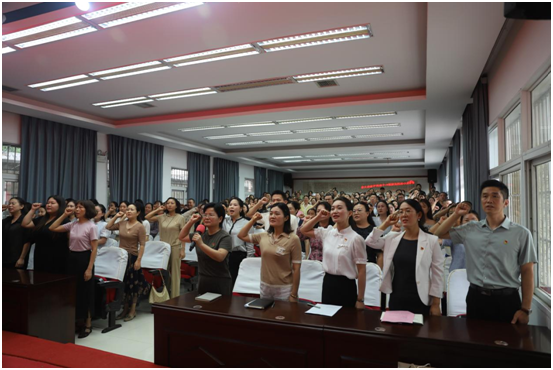 ������ʵ��Сѧ���е�41����ʦ����ף�