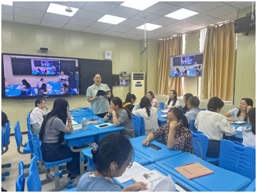 ���ӵڶ�Сѧ��չ�ſι�Ħ�