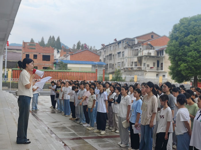 ���Ż�Ӫ�̻���������������ѧ�ٰ�Ů���ഺ��֪ʶ����