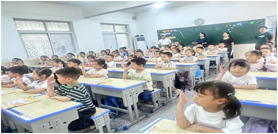 ���Ż�Ӫ�̻���������������ѧУ��չһ�꼶ѧ����ϰ�����ɽ����