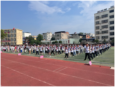 ������Сѧ���ˬӢ��  �䶯У԰