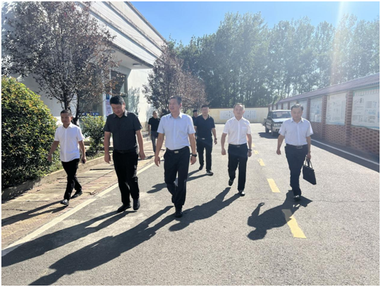 ���ؽ������쵼���������չ�����������ָ��