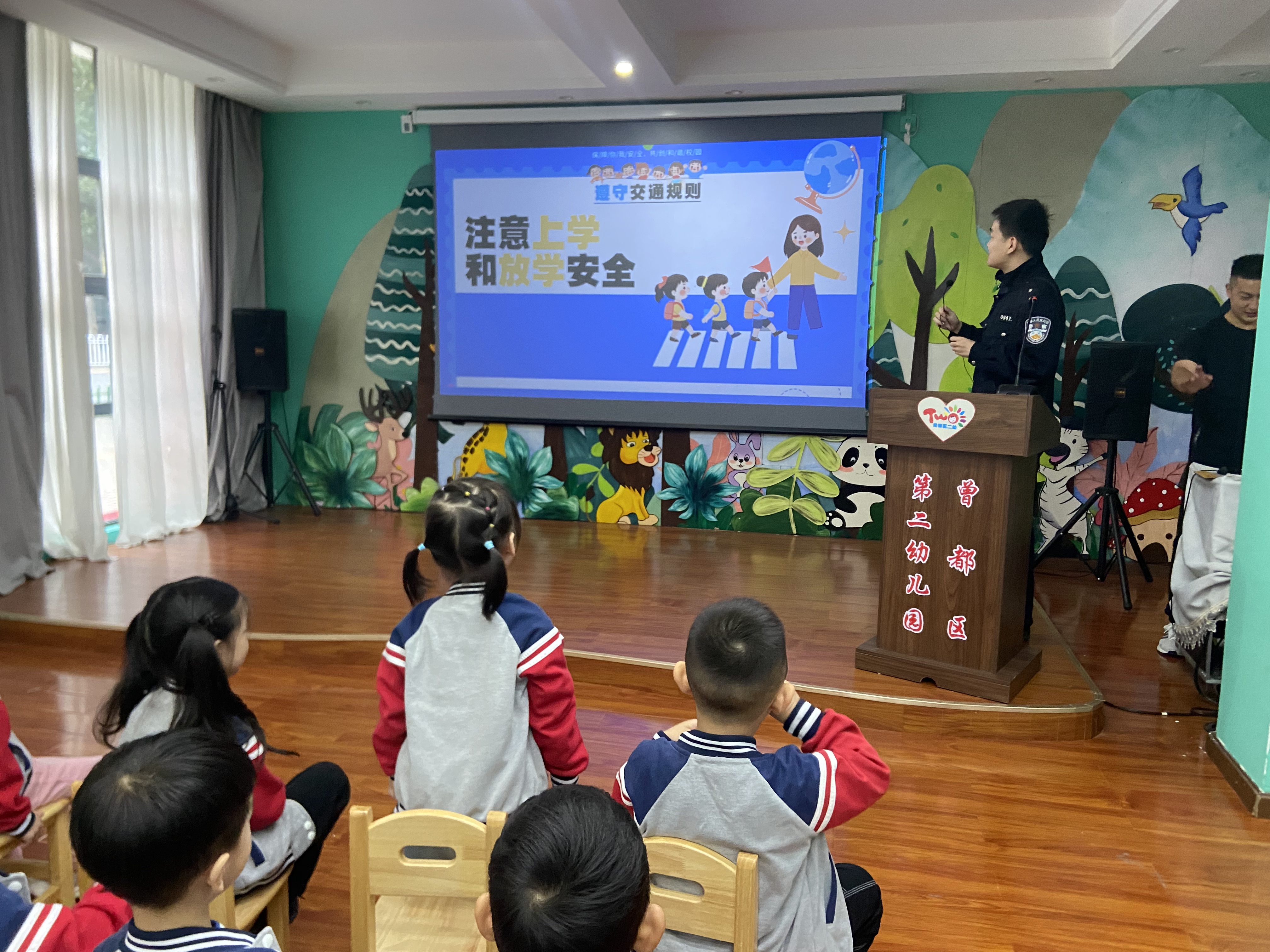 ���Ż�Ӫ�̻��������������׿�չ�����ν�У԰����ȫ�����