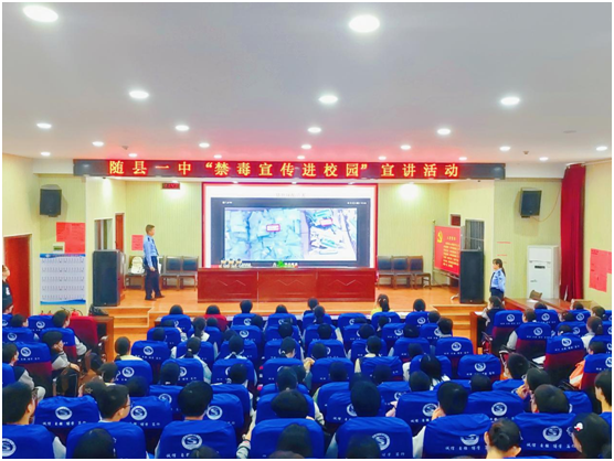 ������������У԰��������߽�����һ��